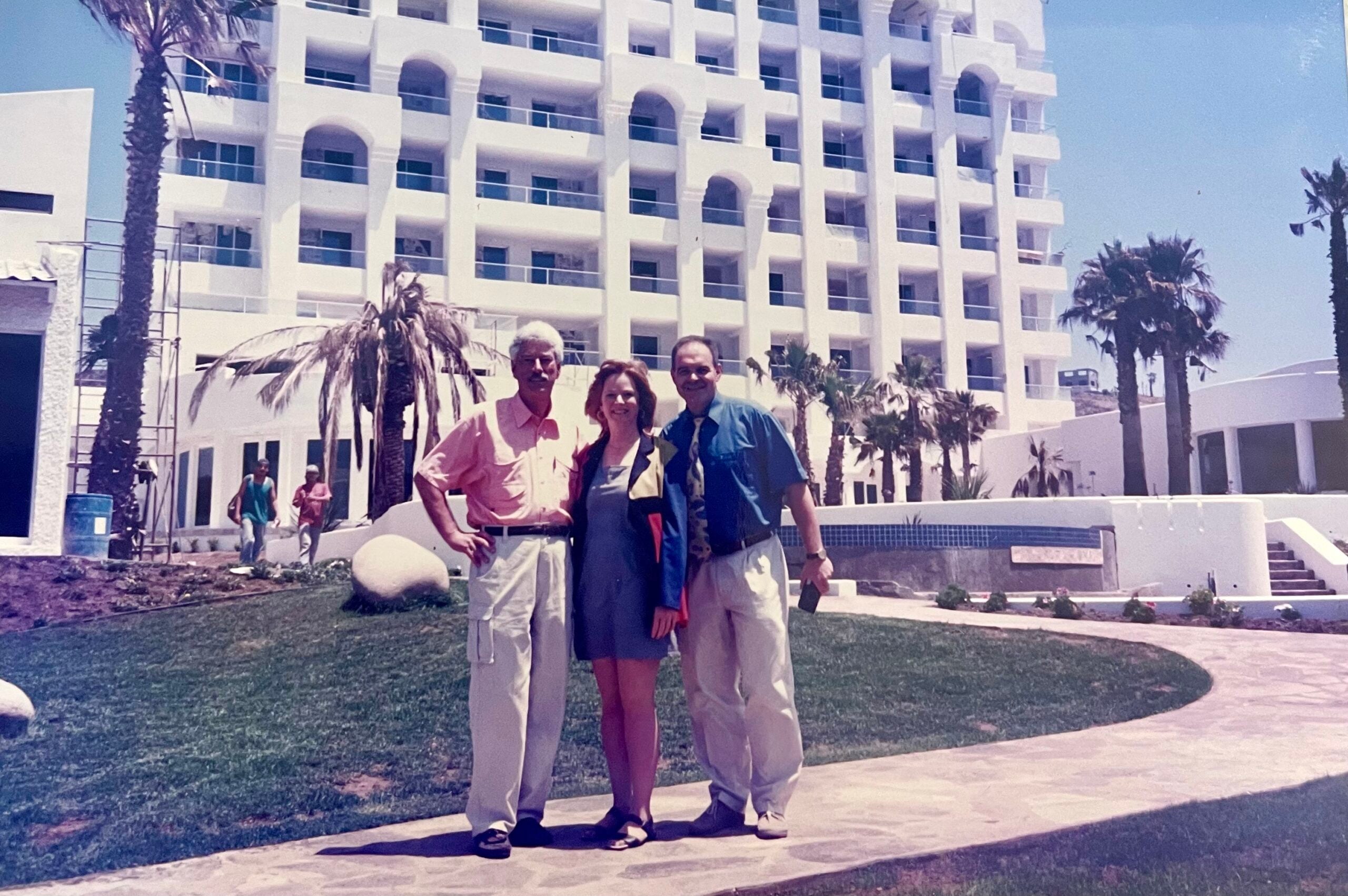 Dr Myron Wentz, Debra MacIntyre and Gerhard Braun in front of Sanoviv Medical Institute